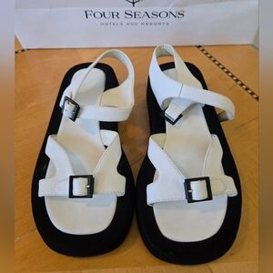The ROW GERI white Leather Flat Sandals EUR 38, US 7.5